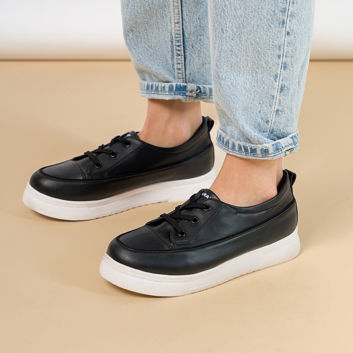 ZAPATILLA NEGRO HOLY