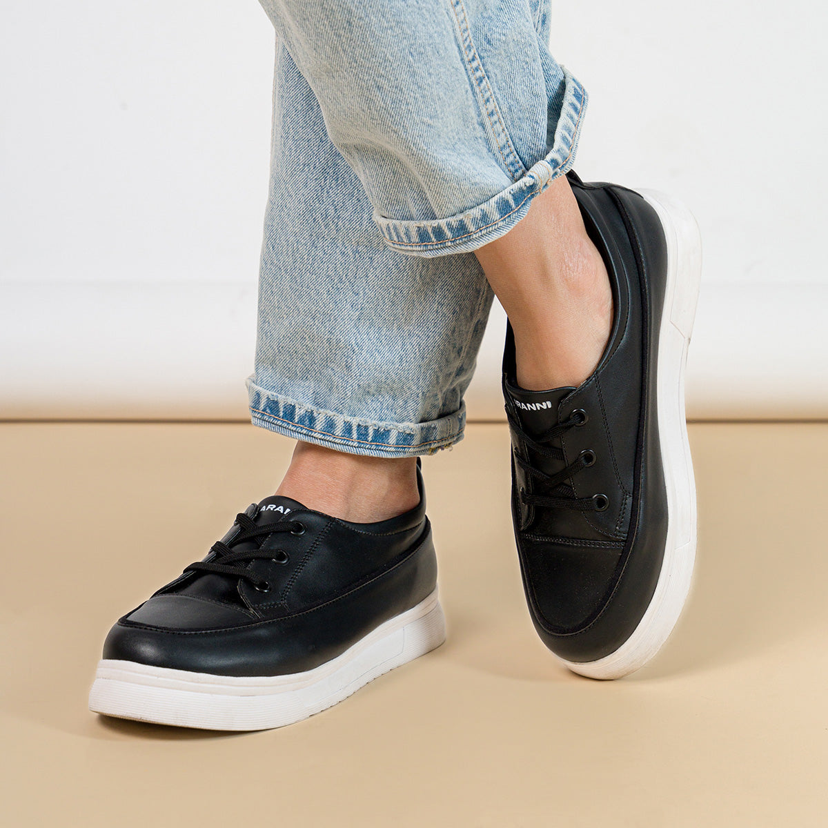 ZAPATILLA NEGRO HOLY