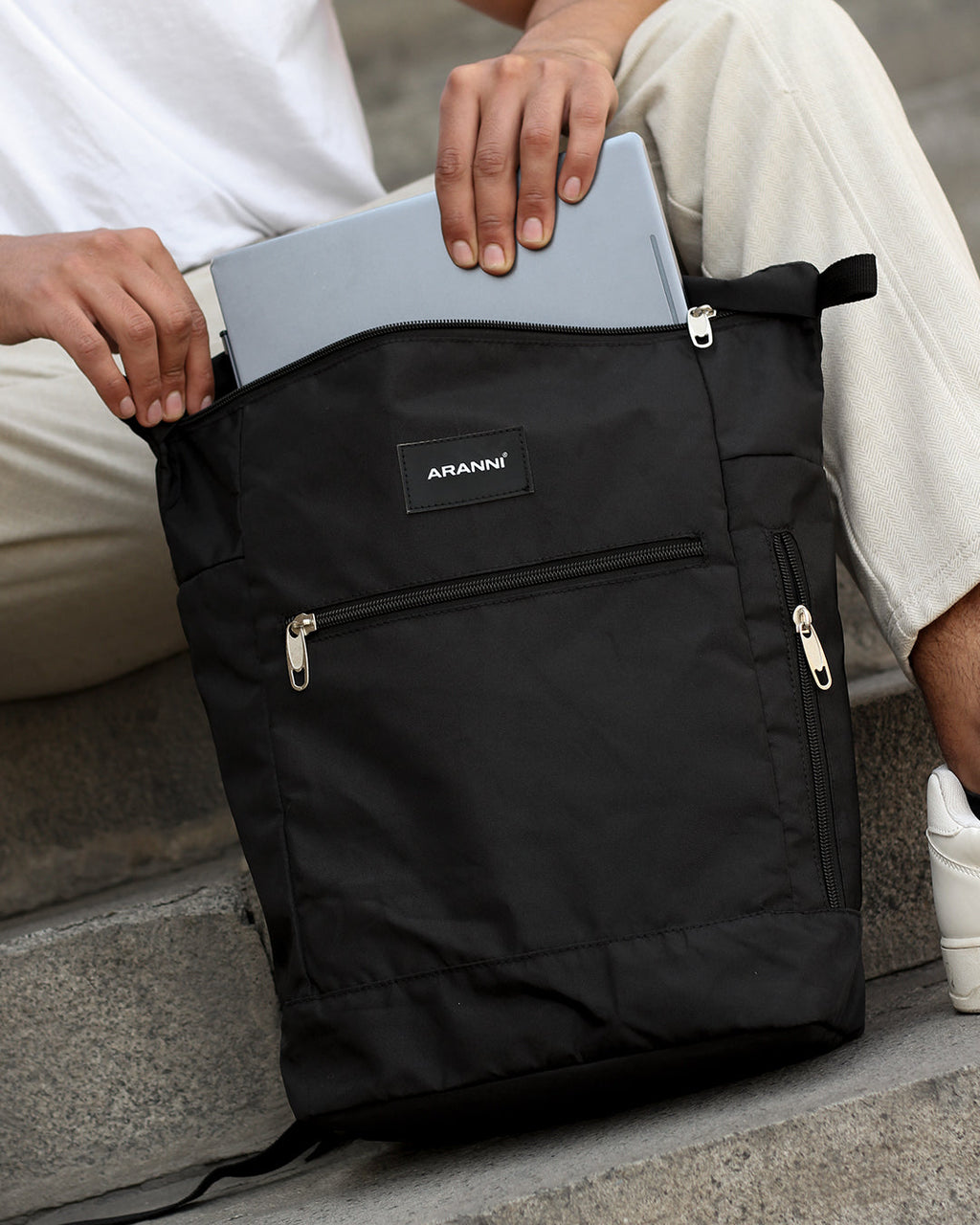MOCHILA UNISEX NEGRO JESSE ARANNI