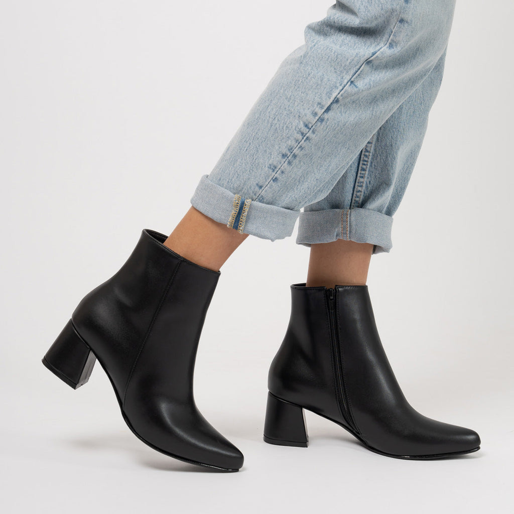 BOTINES NEGRO CRISTI ARANNI